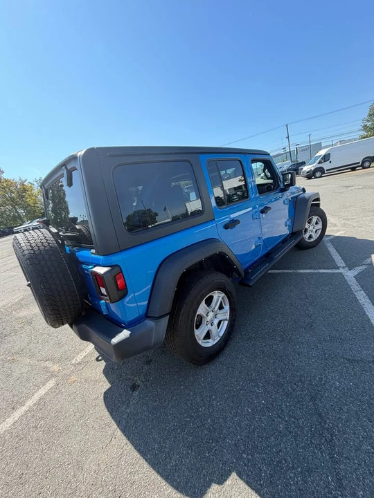 2022 Jeep JL Wrangler - Image 5 of 13
