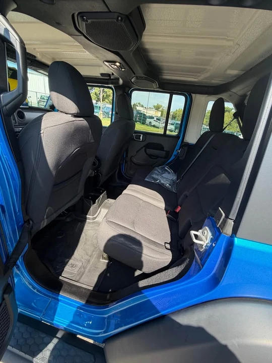 2022 Jeep JL Wrangler - Image 11 of 13