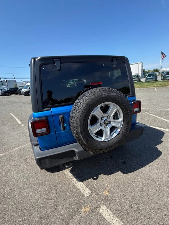 2022 Jeep JL Wrangler - Image 4 of 13