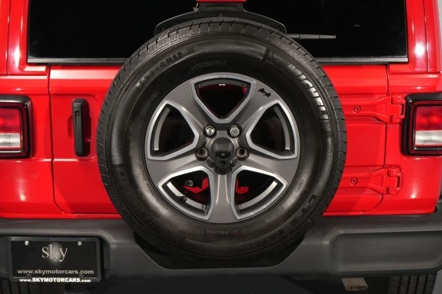 2022 Jeep JL Wrangler - Image 18 of 31
