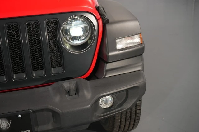 2022 Jeep JL Wrangler - Image 8 of 31
