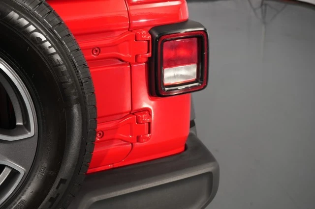 2022 Jeep JL Wrangler - Image 19 of 31