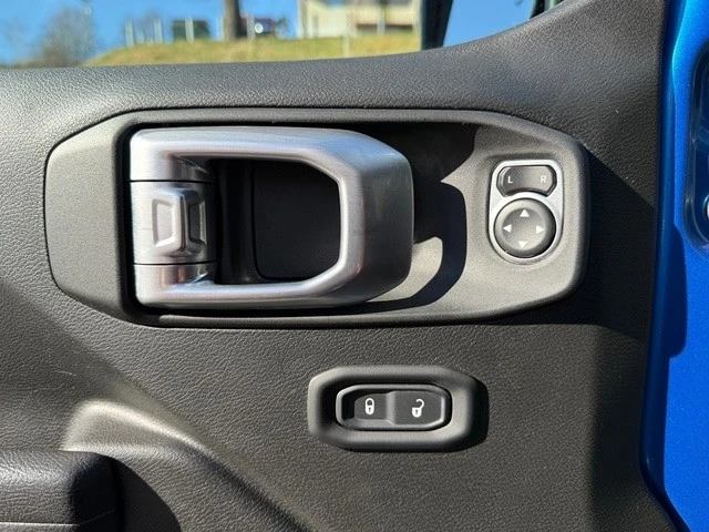 2022 Jeep JL Wrangler - Image 12 of 21