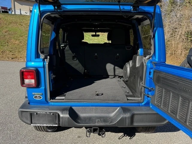 2022 Jeep JL Wrangler - Image 15 of 21