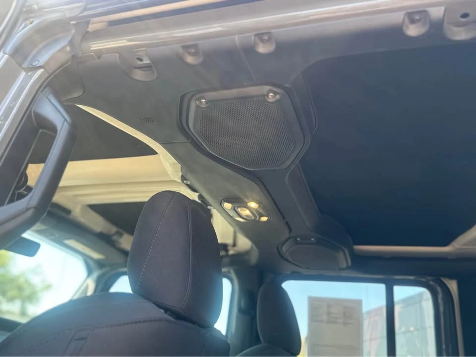 2022 Jeep JL Wrangler - Image 10 of 15