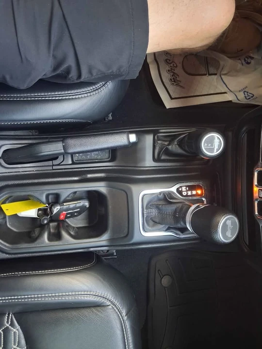 2022 Jeep JL Wrangler - Image 13 of 17