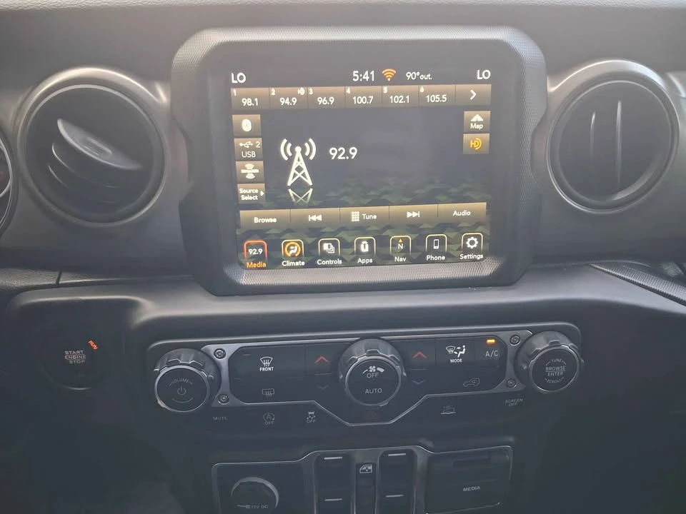 2022 Jeep JL Wrangler - Image 14 of 17