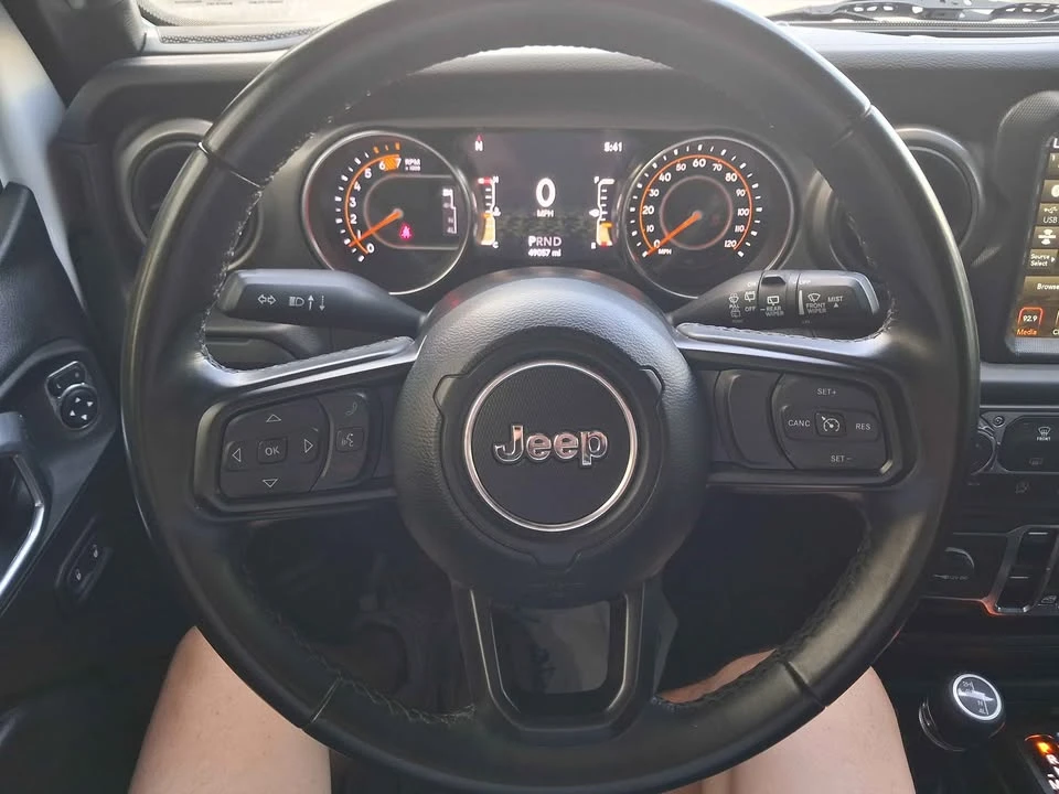 2022 Jeep JL Wrangler - Image 15 of 17