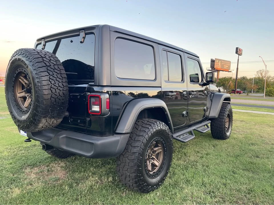 2022 Jeep JL Wrangler - Image 8 of 9