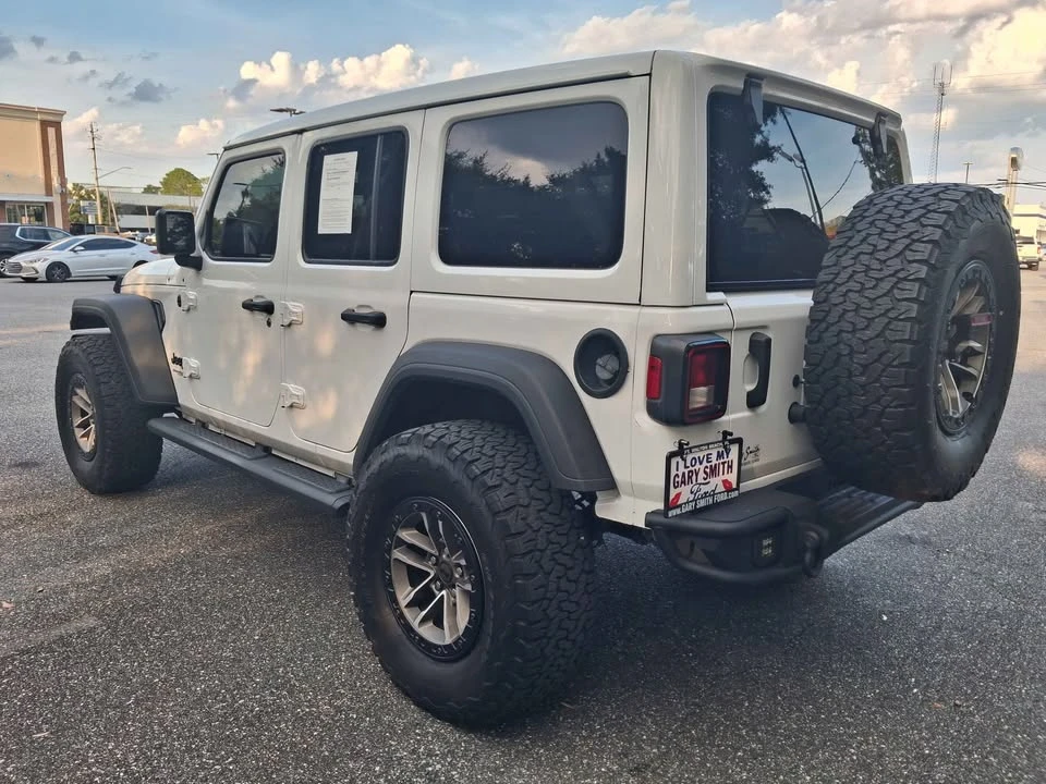 2022 Jeep JL Wrangler - Image 6 of 17