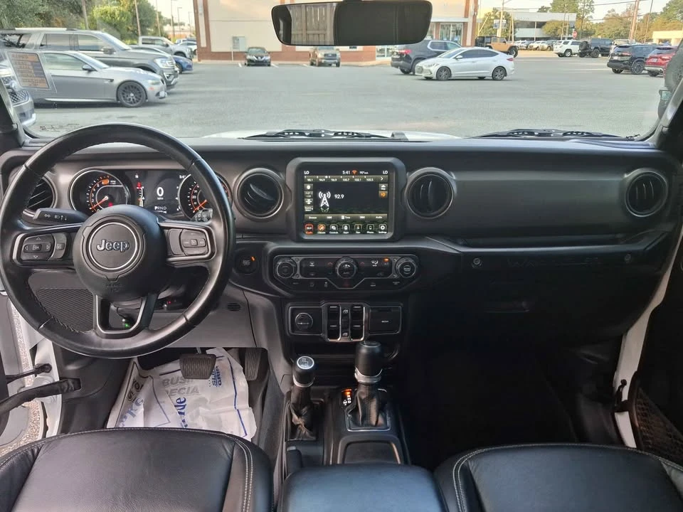 2022 Jeep JL Wrangler - Image 11 of 17