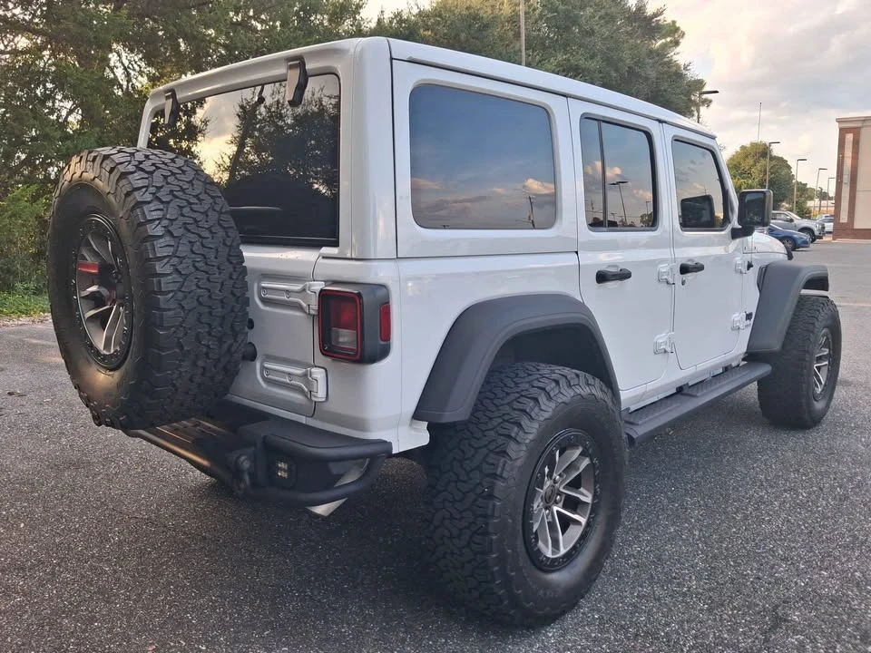2022 Jeep JL Wrangler - Image 8 of 17