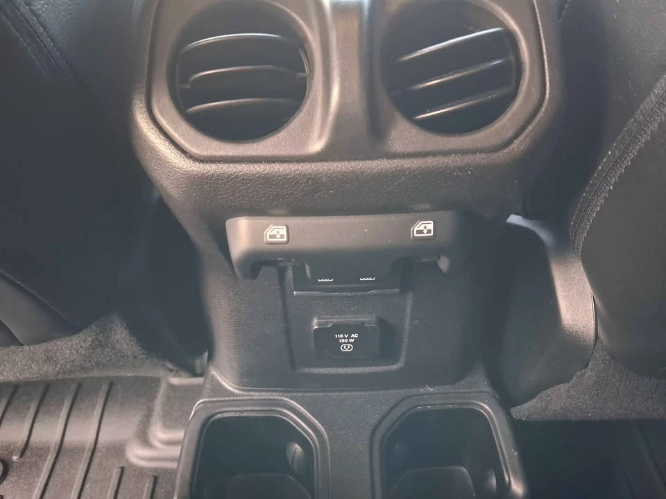 2022 Jeep JL Wrangler - Image 10 of 17