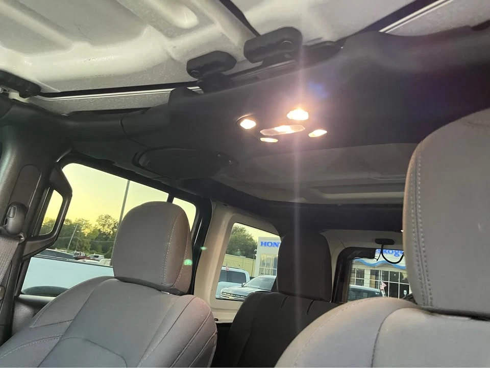 2022 Jeep JL Wrangler - Image 6 of 9