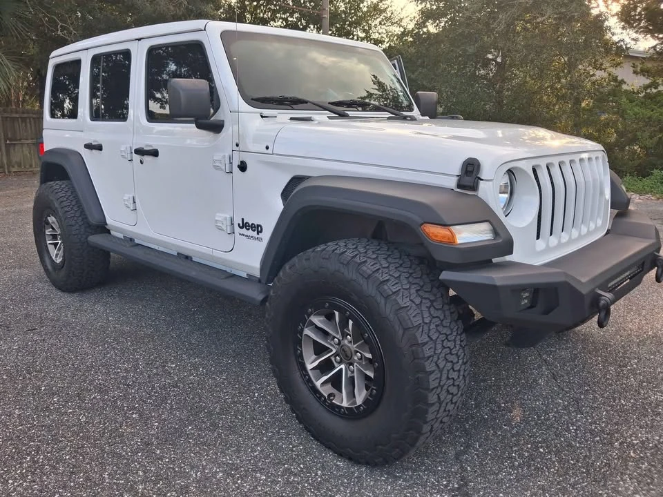 2022 Jeep JL Wrangler - Image 2 of 17