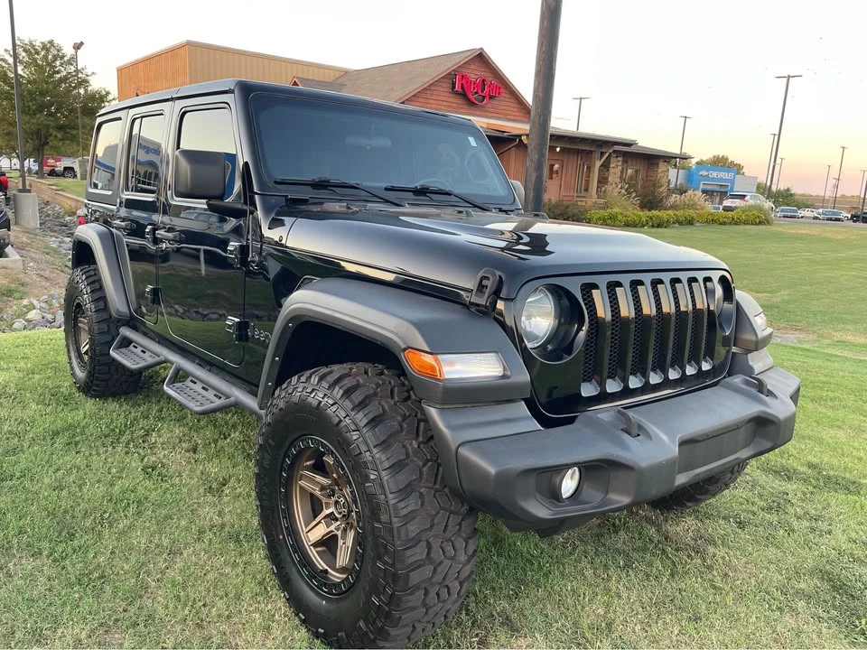 2022 Jeep JL Wrangler - Image 4 of 9