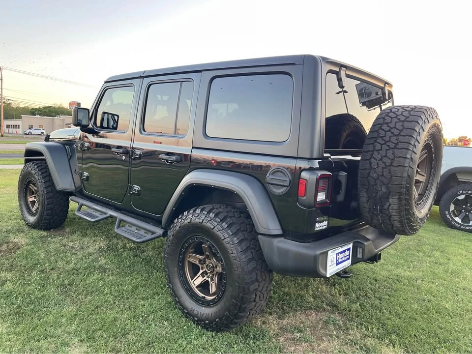 2022 Jeep JL Wrangler - Image 7 of 9