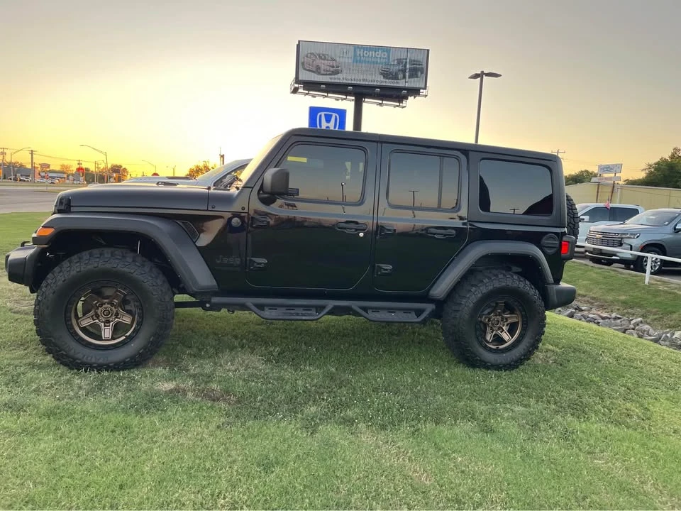 2022 Jeep JL Wrangler - Image 2 of 9