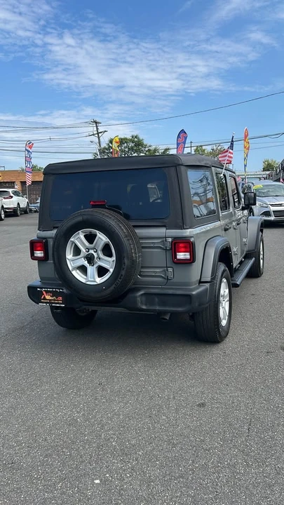 2022 Jeep JL Wrangler - Image 5 of 7