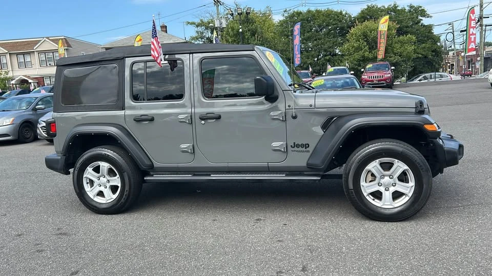 2022 Jeep JL Wrangler - Image 4 of 7
