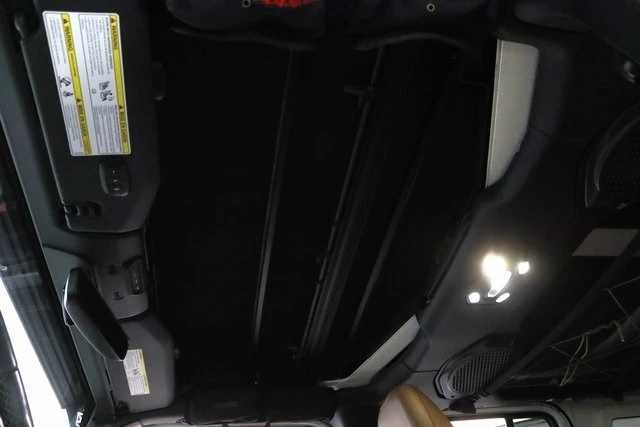 2022 Jeep JL Wrangler - Image 10 of 12