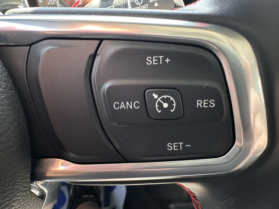 2022 Jeep JL Wrangler - Image 22 of 31