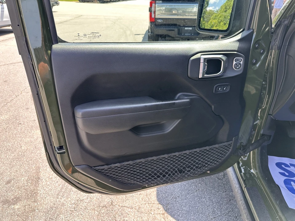 2022 Jeep JL Wrangler - Image 9 of 31