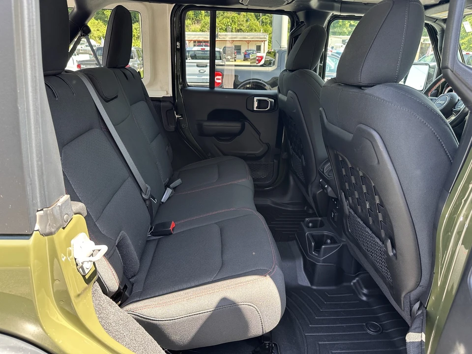 2022 Jeep JL Wrangler - Image 16 of 31