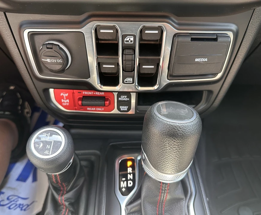 2022 Jeep JL Wrangler - Image 28 of 31