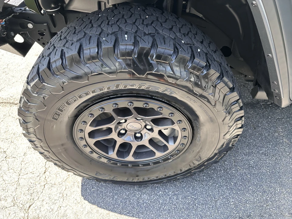 2022 Jeep JL Wrangler - Image 30 of 31