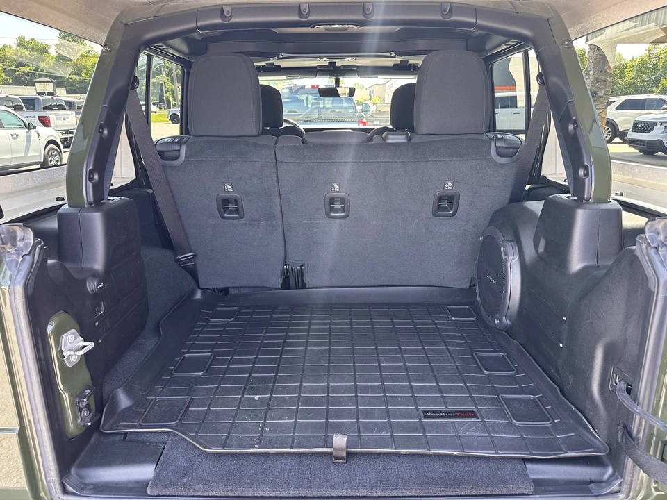 2022 Jeep JL Wrangler - Image 17 of 31
