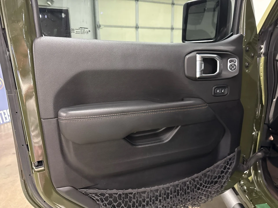 2022 Jeep JL Wrangler - Image 16 of 21
