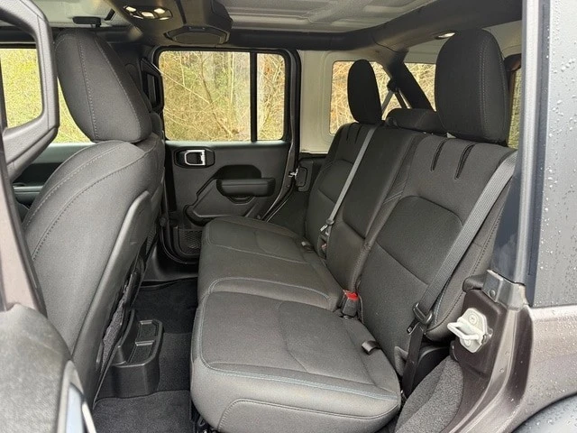 2022 Jeep JL Wrangler - Image 15 of 21