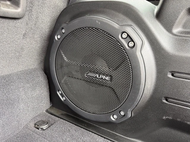 2022 Jeep JL Wrangler - Image 17 of 31