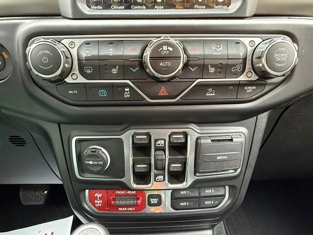 2022 Jeep JL Wrangler - Image 26 of 31