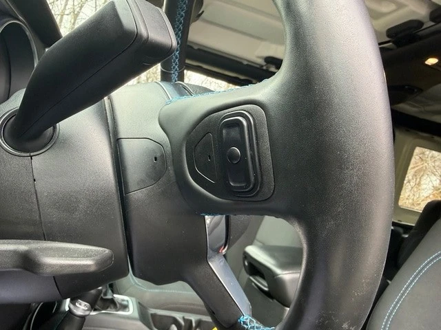 2022 Jeep JL Wrangler - Image 13 of 31