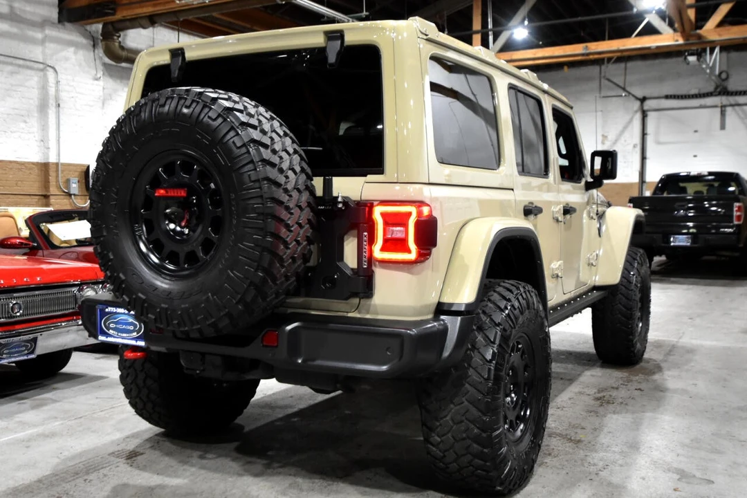 2022 Jeep JL Wrangler - Image 11 of 12