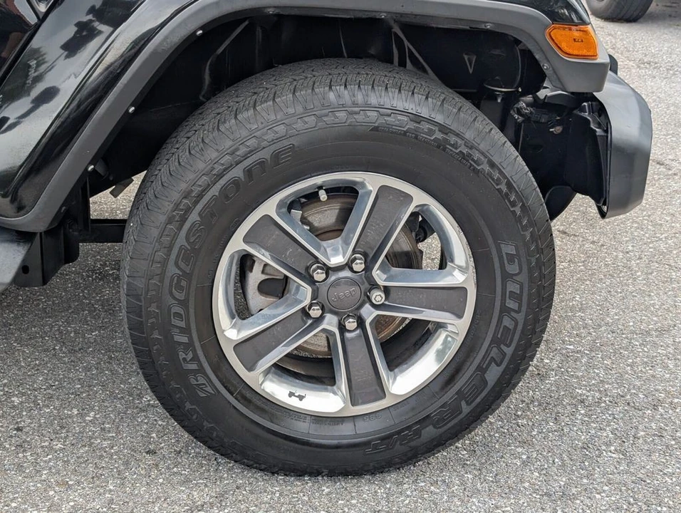 2022 Jeep JL Wrangler - Image 9 of 30