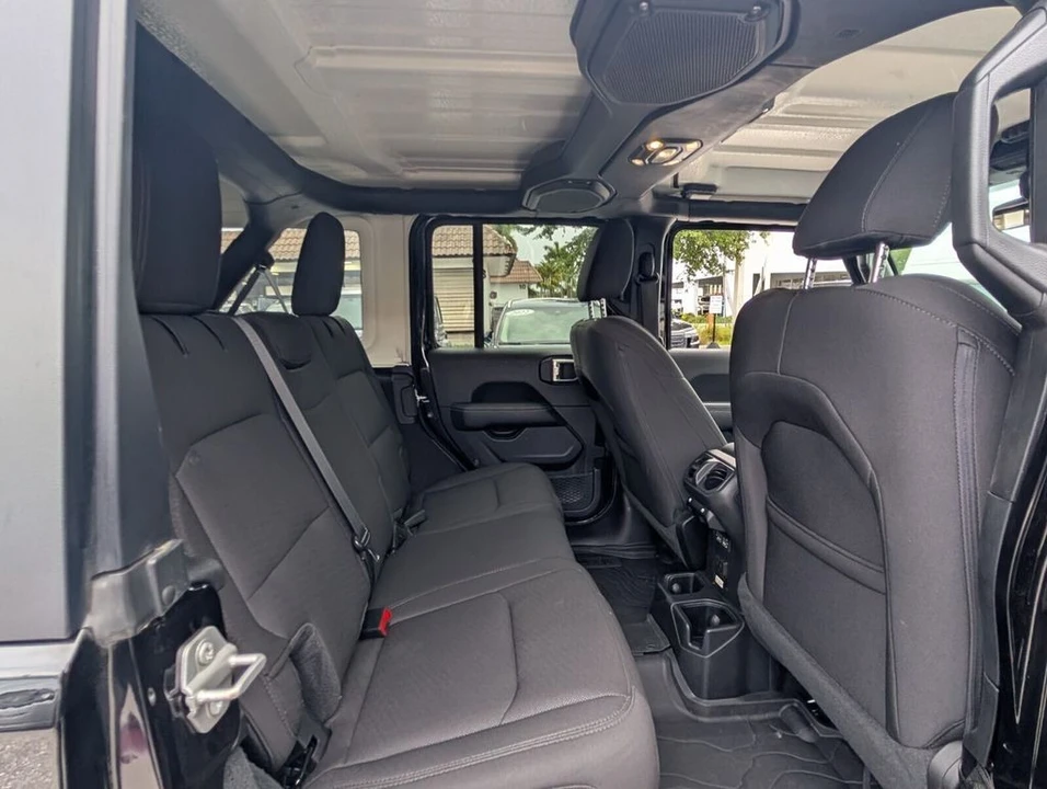 2022 Jeep JL Wrangler - Image 16 of 30