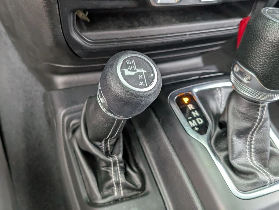 2022 Jeep JL Wrangler - Image 24 of 30