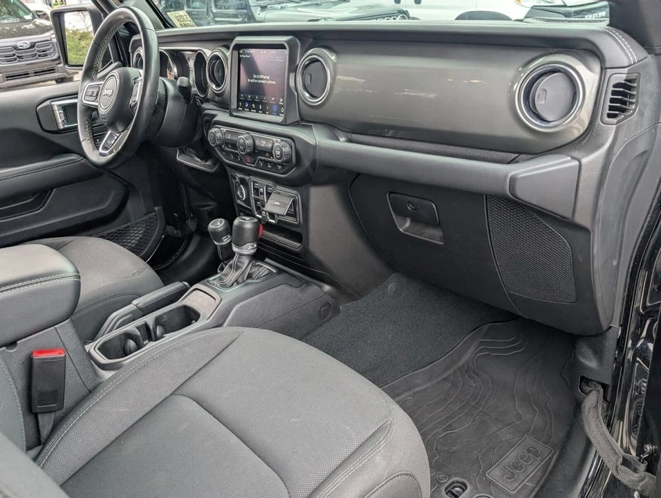 2022 Jeep JL Wrangler - Image 17 of 30