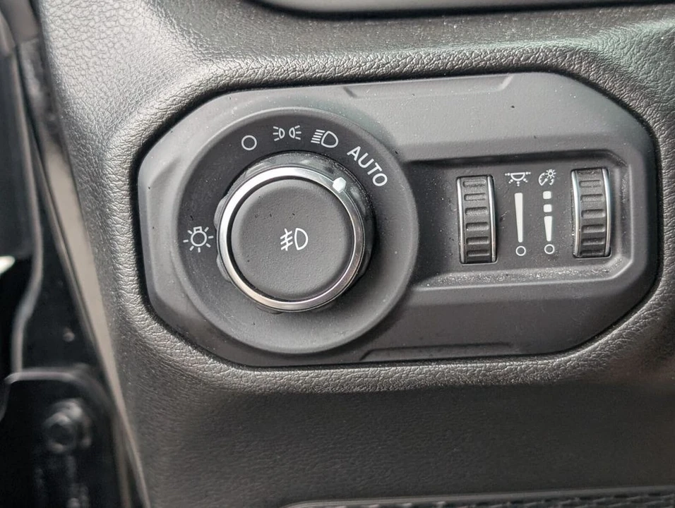 2022 Jeep JL Wrangler - Image 30 of 30