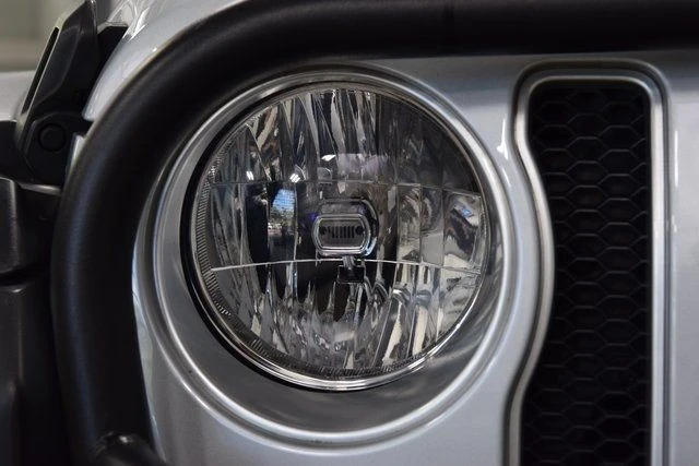 2022 Jeep JL Wrangler - Image 10 of 12