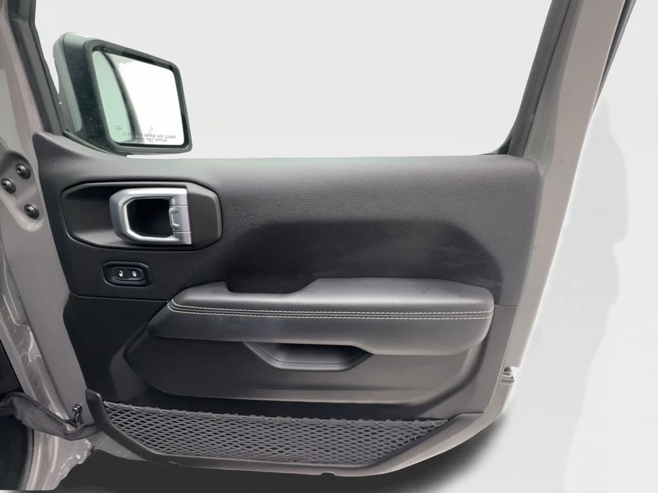 2022 Jeep JL Wrangler - Image 30 of 31