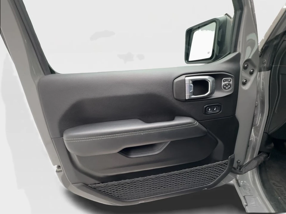 2022 Jeep JL Wrangler - Image 19 of 31