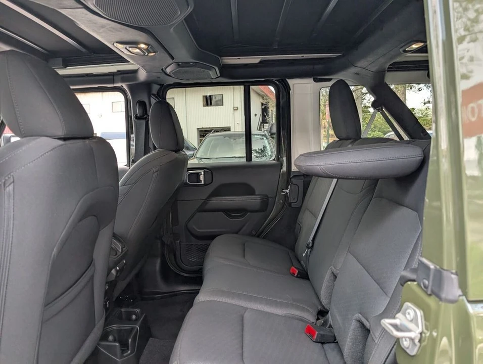 2022 Jeep JL Wrangler - Image 15 of 21
