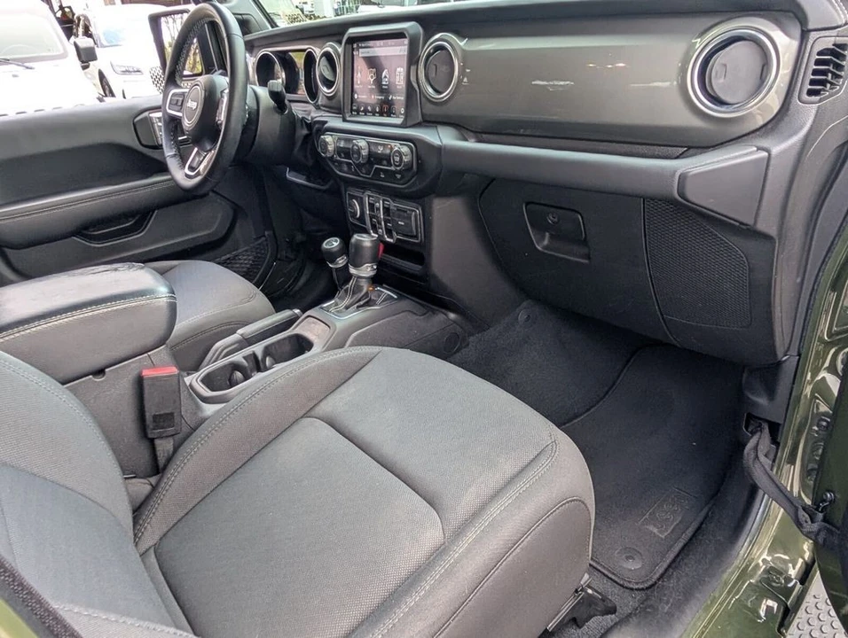 2022 Jeep JL Wrangler - Image 17 of 21