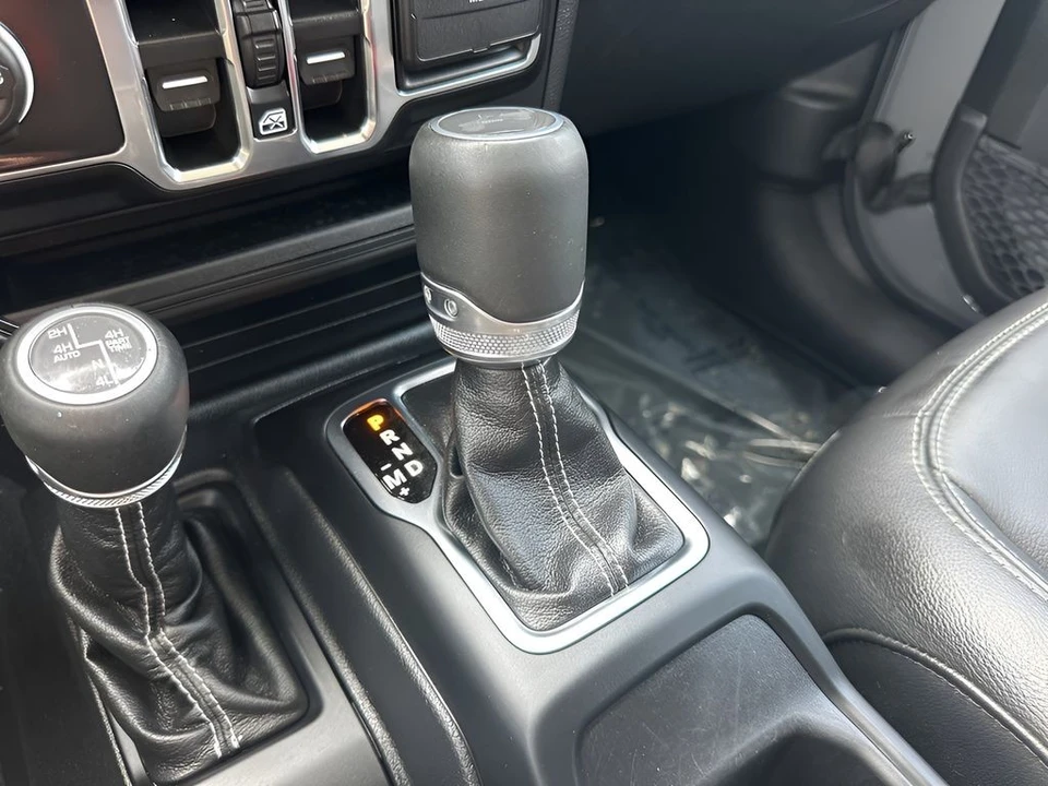 2022 Jeep JL Wrangler - Image 15 of 31