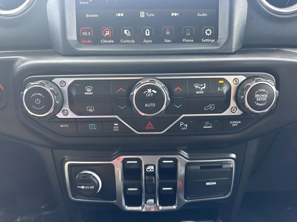 2022 Jeep JL Wrangler - Image 17 of 31