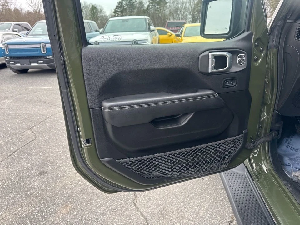 2022 Jeep JL Wrangler - Image 26 of 31